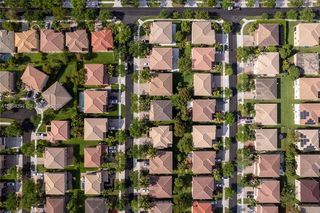 20507 NW 9th Ave, Miami Gardens, FL 33169