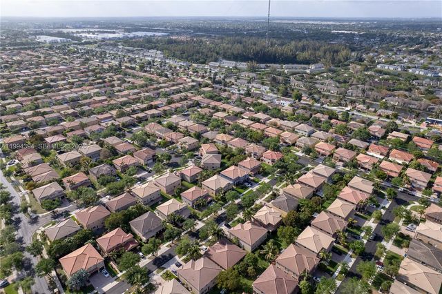 20507 NW 9th Ave, Miami Gardens, FL 33169