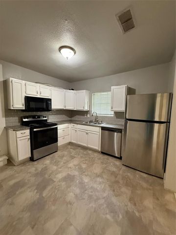 118 E Murrill Avenue, Baytown, TX 77520