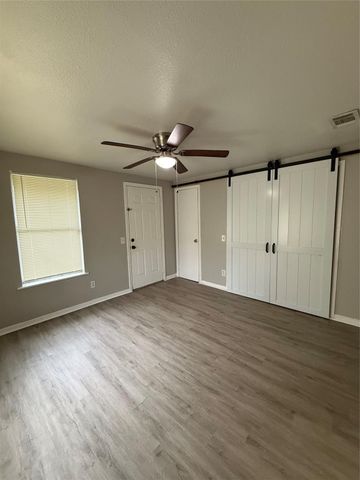 118 E Murrill Avenue, Baytown, TX 77520