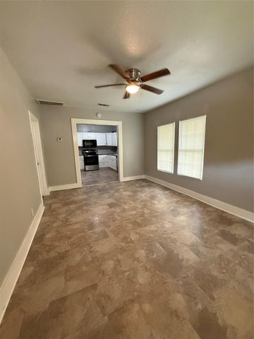 118 E Murrill Avenue, Baytown, TX 77520