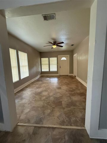 118 E Murrill Avenue, Baytown, TX 77520