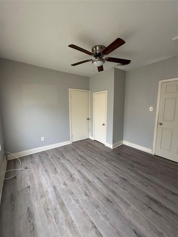118 E Murrill Avenue, Baytown, TX 77520