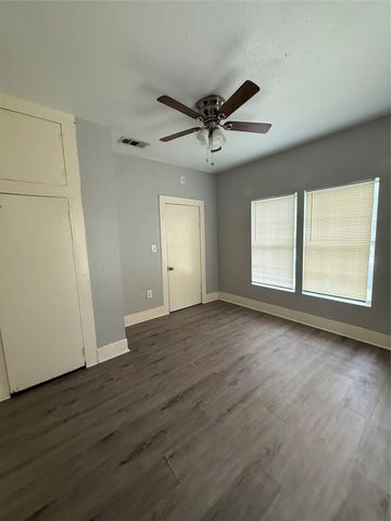 118 E Murrill Avenue, Baytown, TX 77520