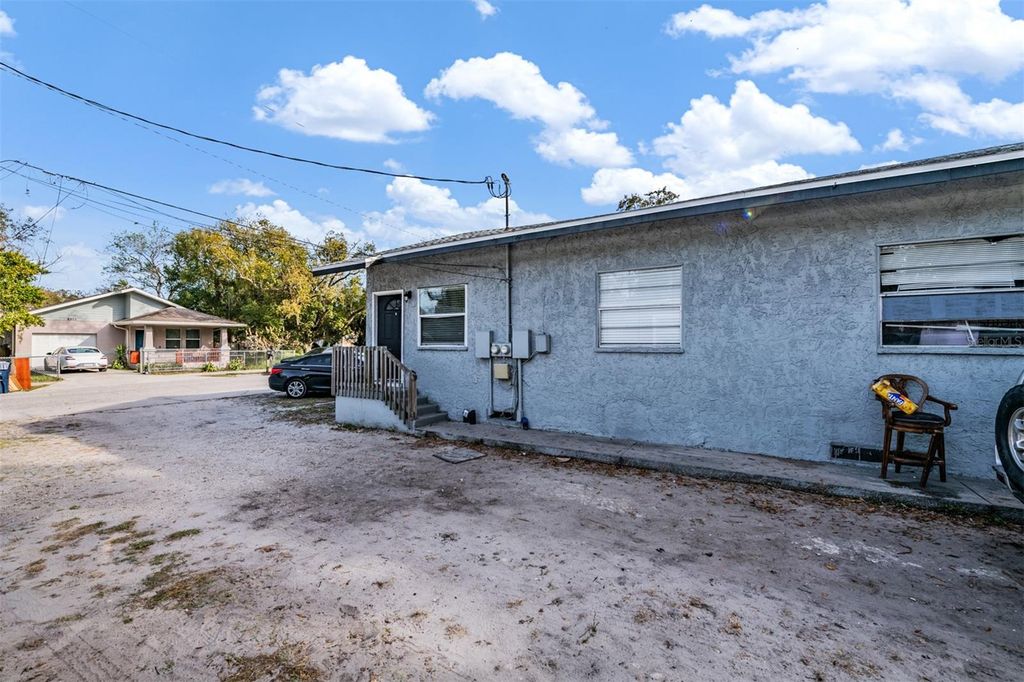 Image 22 of property listing at 8304 N 13TH STREET, Tampa, FL 33604