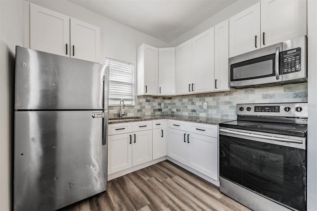 Image 9 of property listing at 8304 N 13TH STREET, Tampa, FL 33604