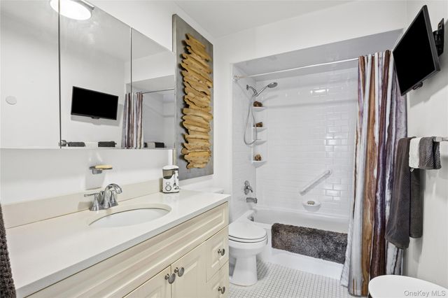 2899 Grand Avenue 5, Baldwin, NY 11510