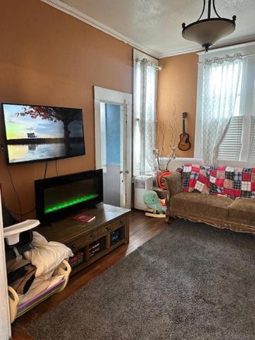 2068 Front St, San Diego, CA 92101