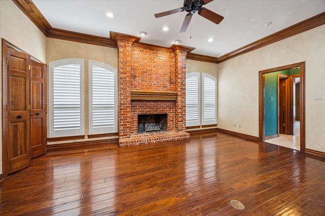845 Canyon Crest Drive, Irving, TX 75063