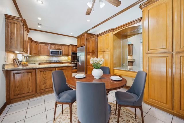 845 Canyon Crest Drive, Irving, TX 75063