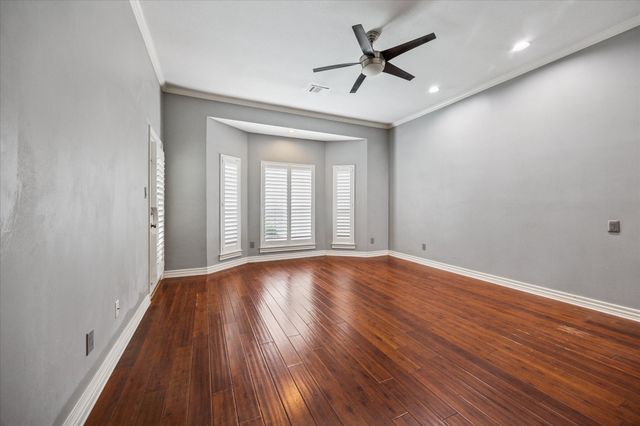 845 Canyon Crest Drive, Irving, TX 75063