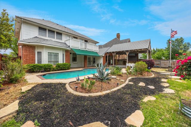 845 Canyon Crest Drive, Irving, TX 75063