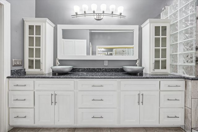 845 Canyon Crest Drive, Irving, TX 75063