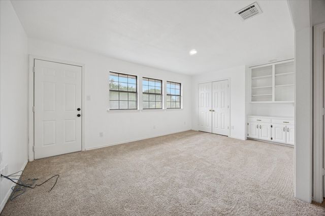 845 Canyon Crest Drive, Irving, TX 75063