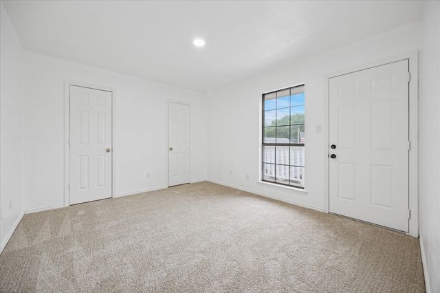 845 Canyon Crest Drive, Irving, TX 75063
