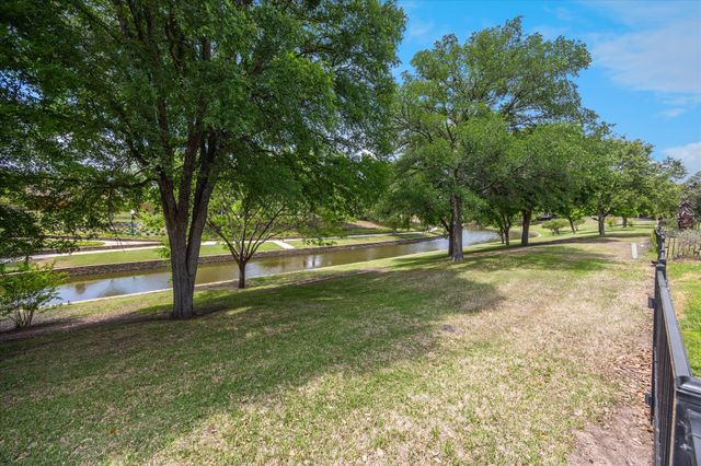 845 Canyon Crest Drive, Irving, TX 75063