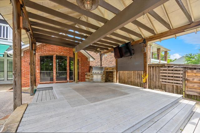 845 Canyon Crest Drive, Irving, TX 75063