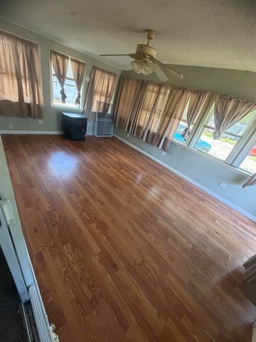 17 Wayland Circle, Exeter, NH 03833