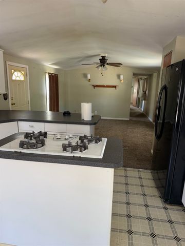 17 Wayland Circle, Exeter, NH 03833