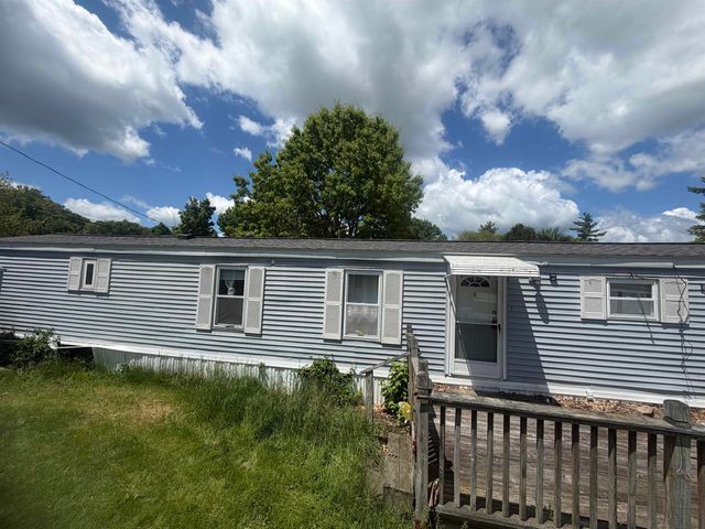 17 Wayland Circle, Exeter, NH 03833