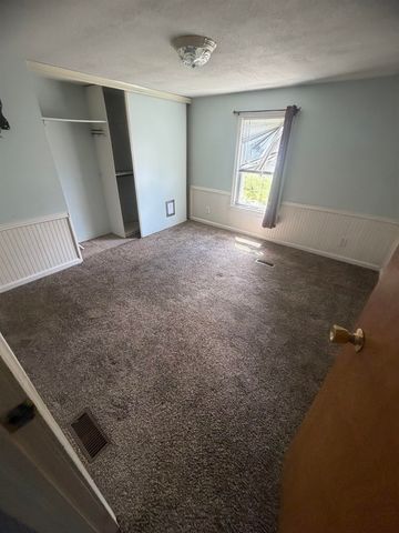 17 Wayland Circle, Exeter, NH 03833