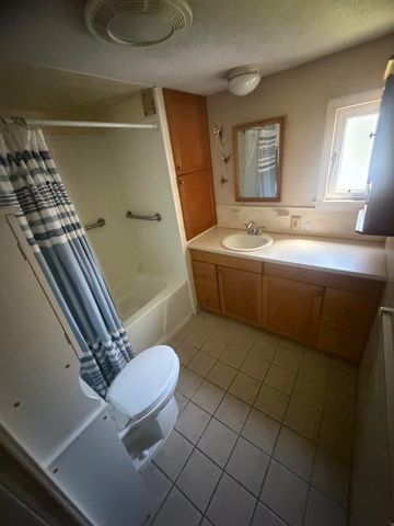 17 Wayland Circle, Exeter, NH 03833