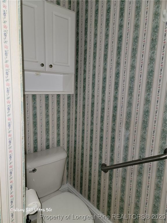 209 E Elwood Avenue, Raeford, NC 28376 — photo 16