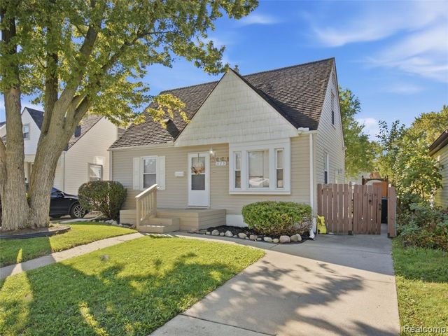 629 W Kalama Avenue, Madison Heights, MI 48071