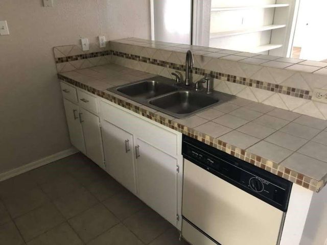 811 Buchta Road C, Angleton, TX 77515