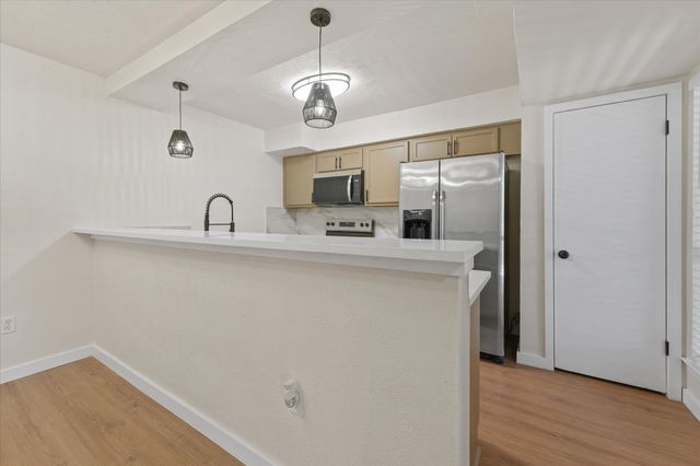 7510 Holly Hill Drive 152, Dallas, TX 75231