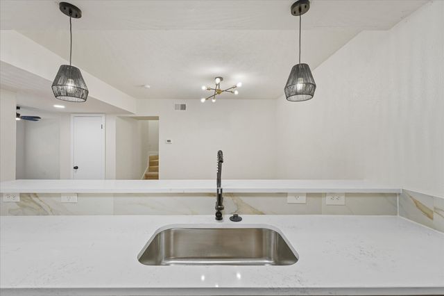 7510 Holly Hill Drive 152, Dallas, TX 75231