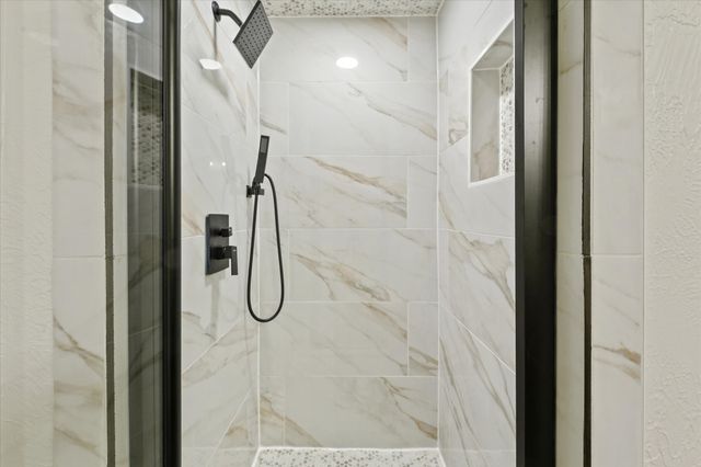 7510 Holly Hill Drive 152, Dallas, TX 75231