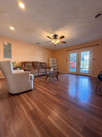 409 7th Ave, W, Springfield, TN 37172