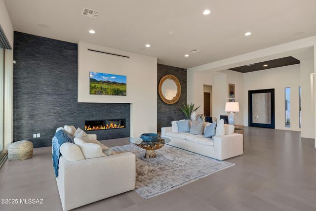 6862 W Patina Drive, Marana, AZ 85658