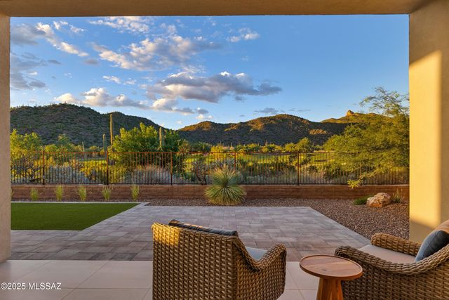 6862 W Patina Drive, Marana, AZ 85658