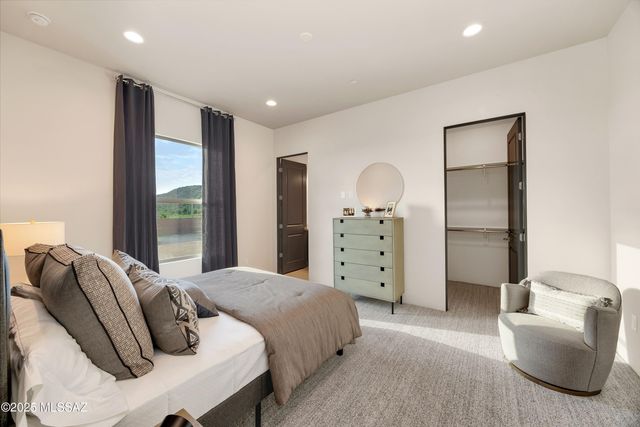 6862 W Patina Drive, Marana, AZ 85658