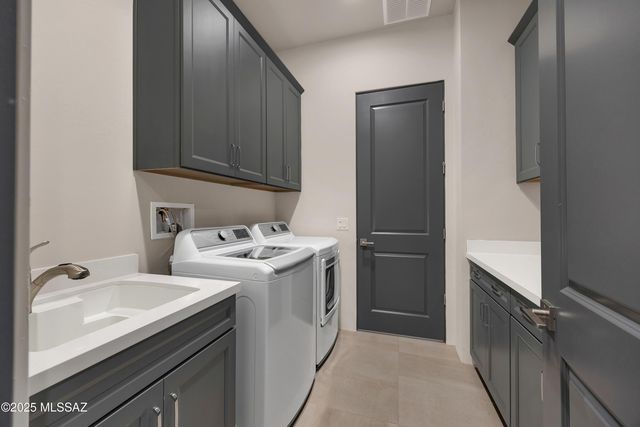 6862 W Patina Drive, Marana, AZ 85658