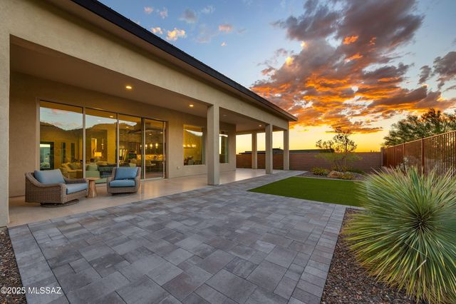 6862 W Patina Drive, Marana, AZ 85658