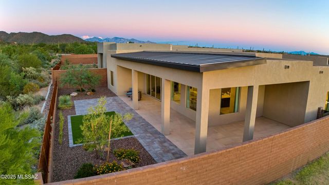 6862 W Patina Drive, Marana, AZ 85658