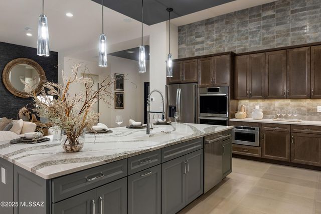 6862 W Patina Drive, Marana, AZ 85658