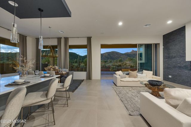 6862 W Patina Drive, Marana, AZ 85658