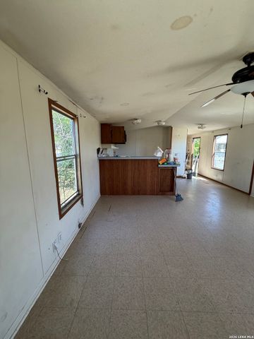 2811 Southern Breeze, Hondo, TX 78861