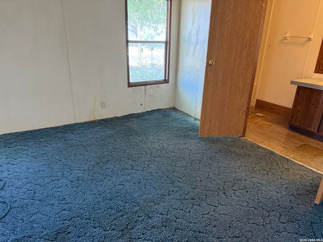 2811 Southern Breeze, Hondo, TX 78861