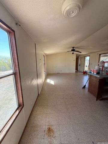 2811 Southern Breeze, Hondo, TX 78861