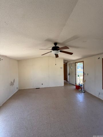 2811 Southern Breeze, Hondo, TX 78861