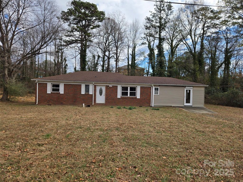 300 Clark Boulevard, Charlotte, NC 28262