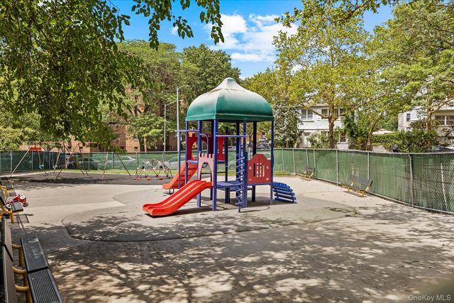 139-15 83rd Avenue 226, Briarwood, NY 11435