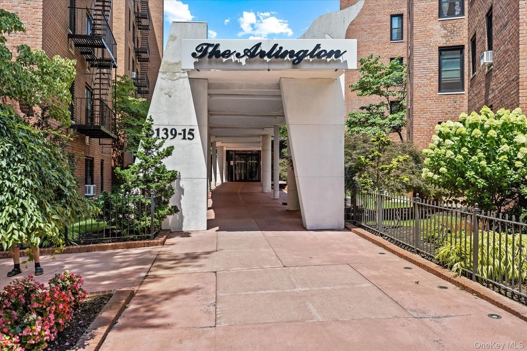 139-15 83rd Avenue 226, Briarwood, NY 11435 — photo 2