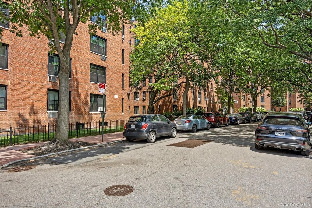 139-15 83rd Avenue 226, Briarwood, NY 11435 — photo 4