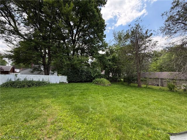 85 Homestead Drive, Boardman, OH 44512